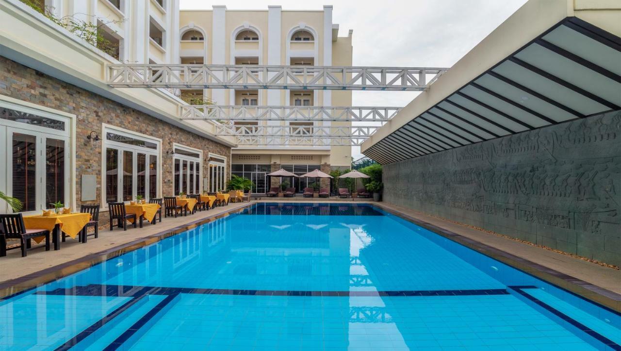Hotel De La Renaissance Siem Reap Eksteriør billede
