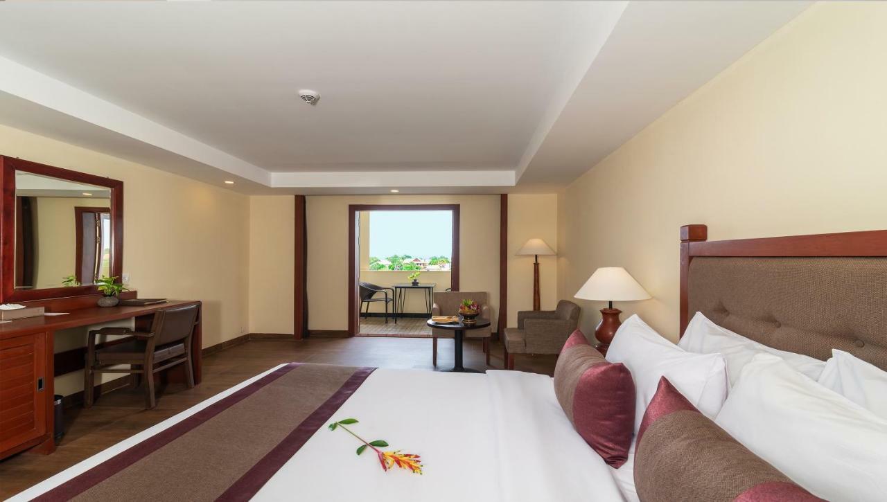 Hotel De La Renaissance Siem Reap Eksteriør billede